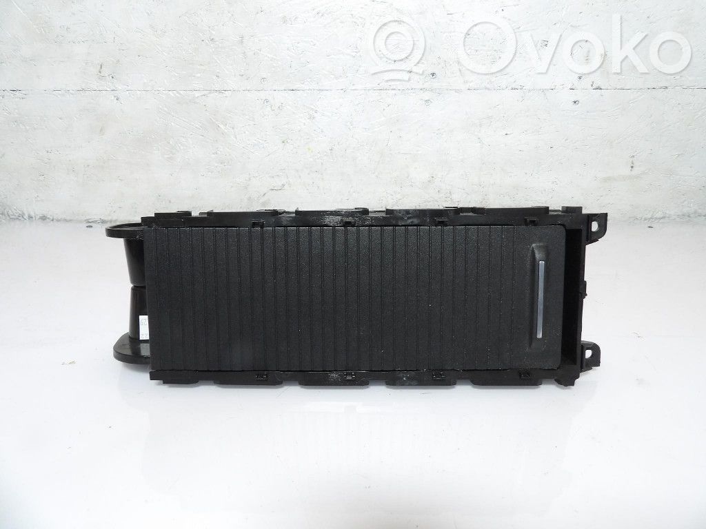 Ford Focus Hansikaslokero 