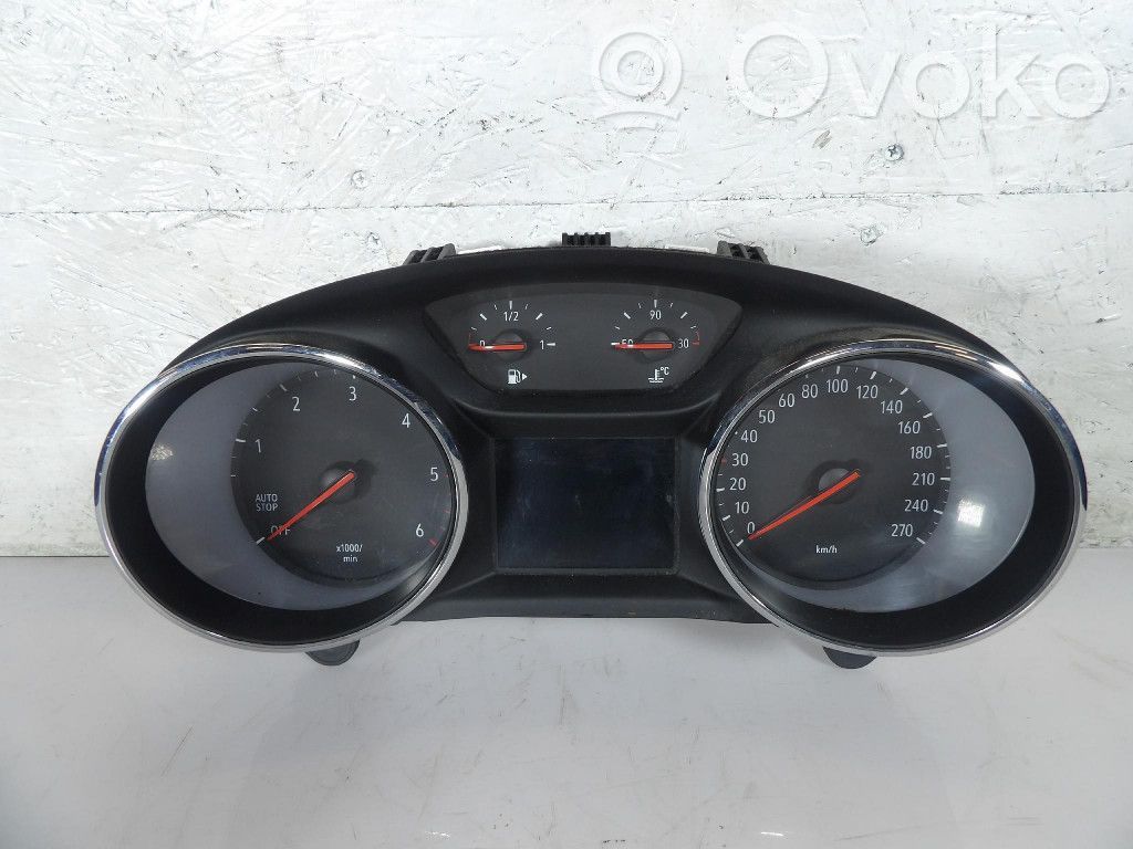 Opel Astra K Geschwindigkeitsmesser Cockpit 