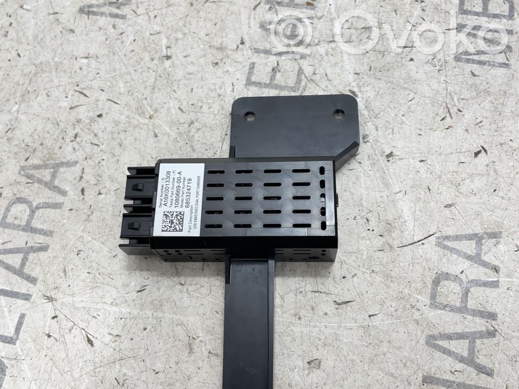 USB-pistokeliitin   108066900A