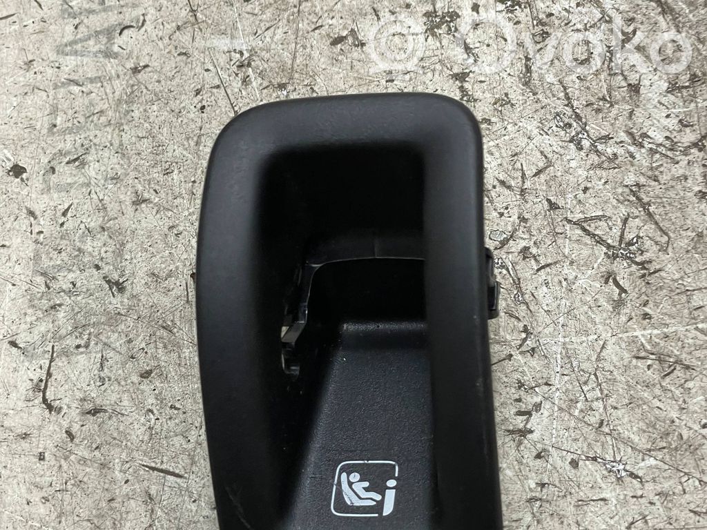 ISOFIX-kiinnike   4KE887233,KHB2736