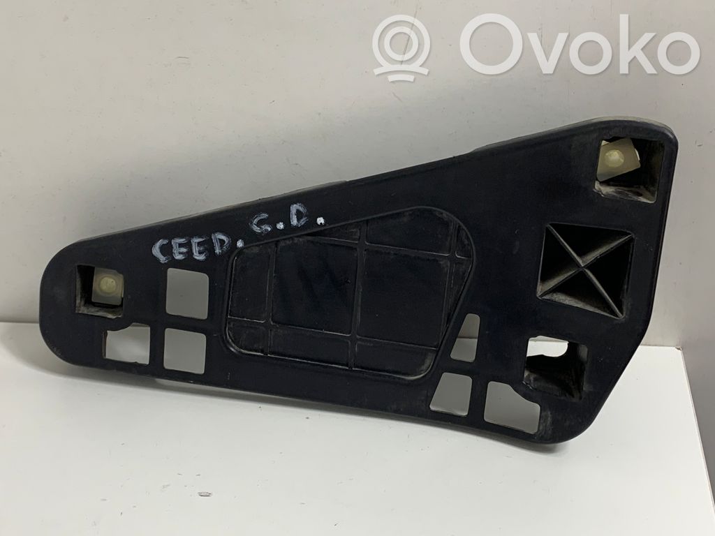 KIA Ceed Takapuskurin kannake 