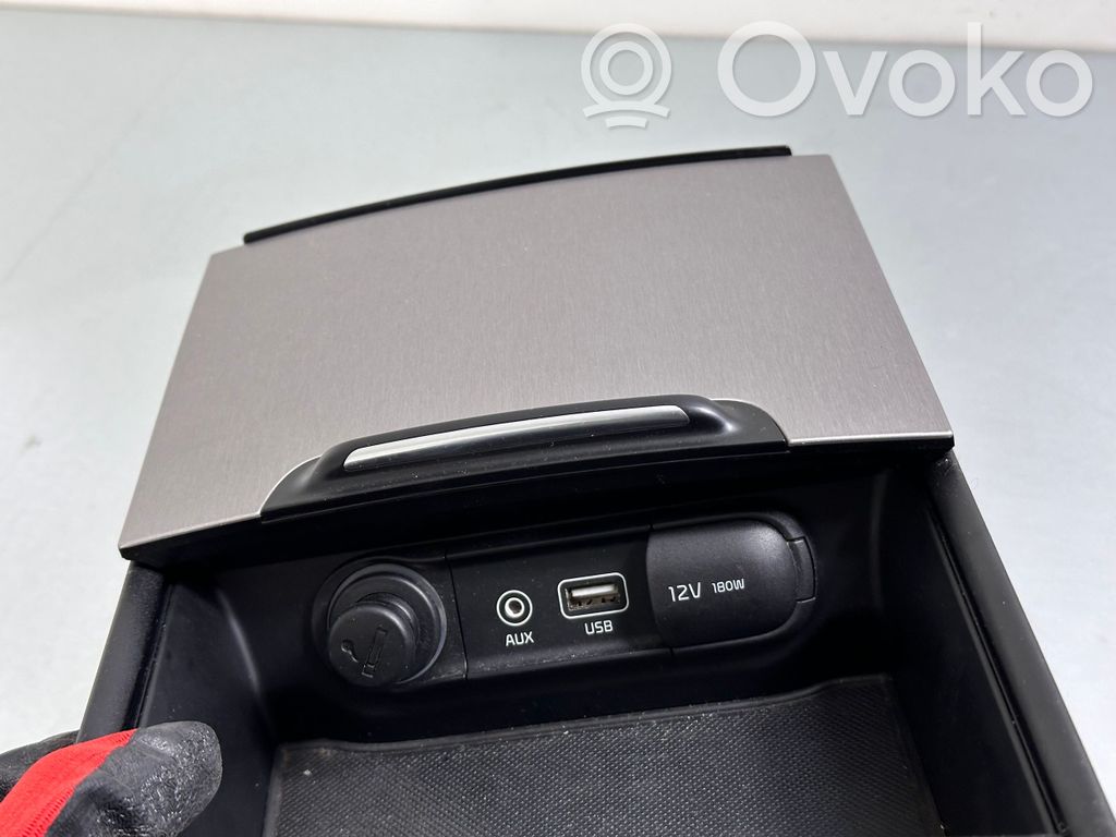 USB-pistokeliitin   84690A80308BL4,84690A80308,96120D4500