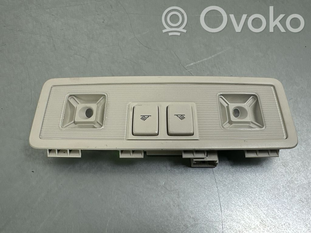Volkswagen PASSAT B8 Rear seat light 