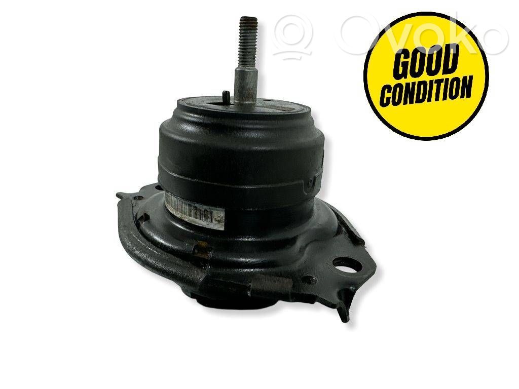 Jeep Grand Cherokee Engine mount bracket 