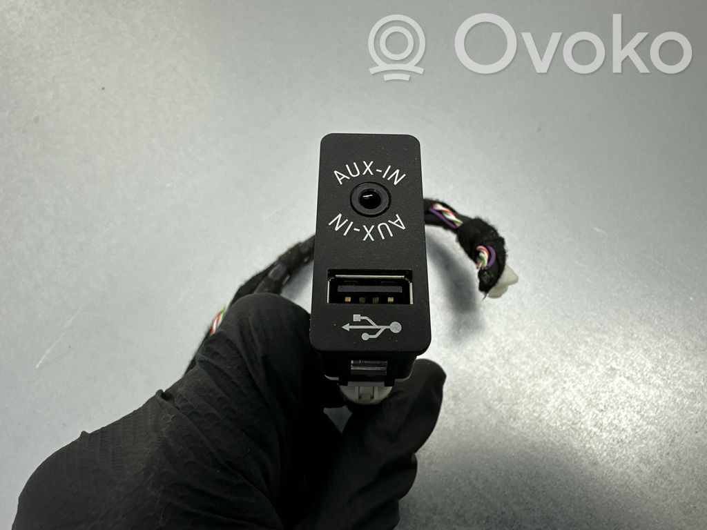 BMW X1 F48 F49 Разъем USB 