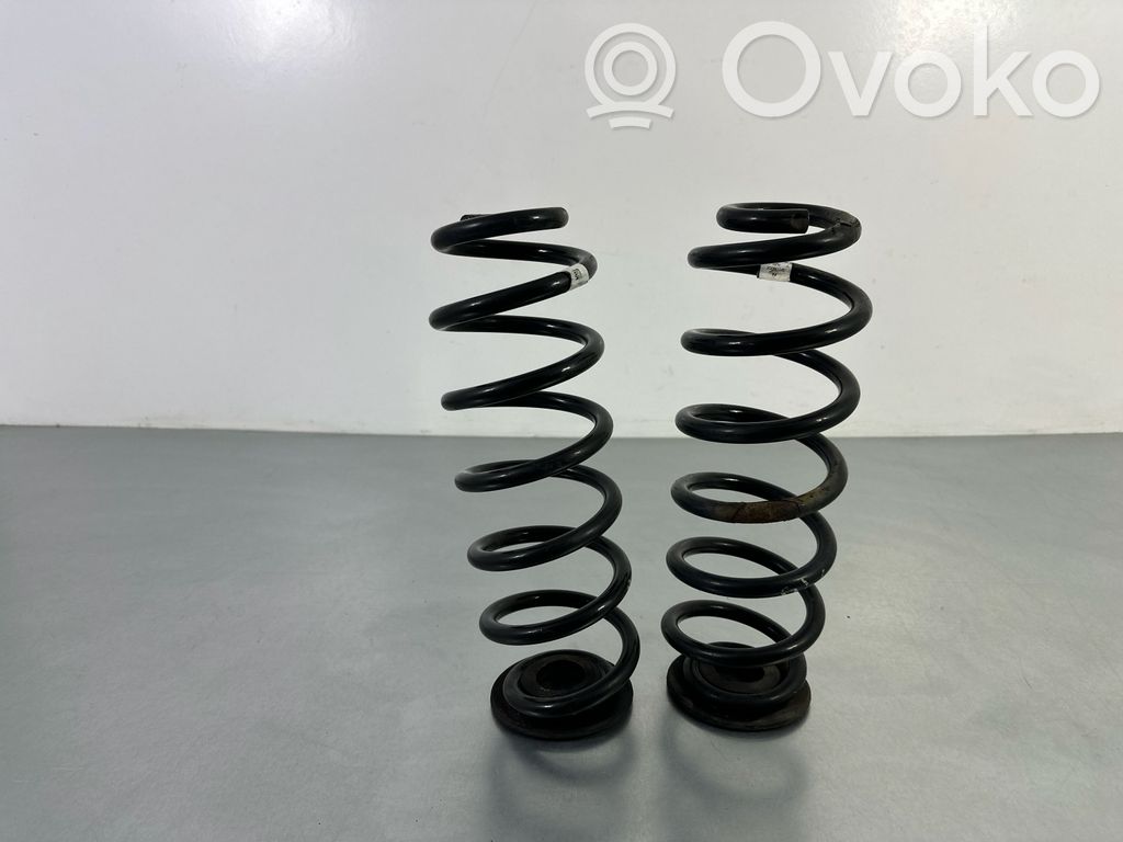 Volkswagen PASSAT B8 Arc elicoidal spate 