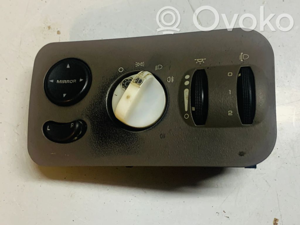 Chrysler Grand Voyager IV Light switch 
