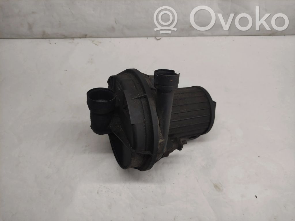 Audi A4 S4 B5 8D Antrinis oro siurblys 