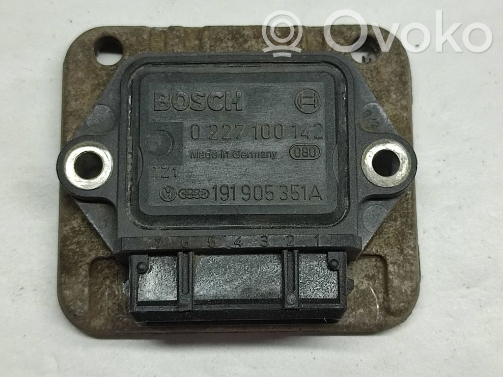 Volkswagen Golf III Ignition amplifier control unit 