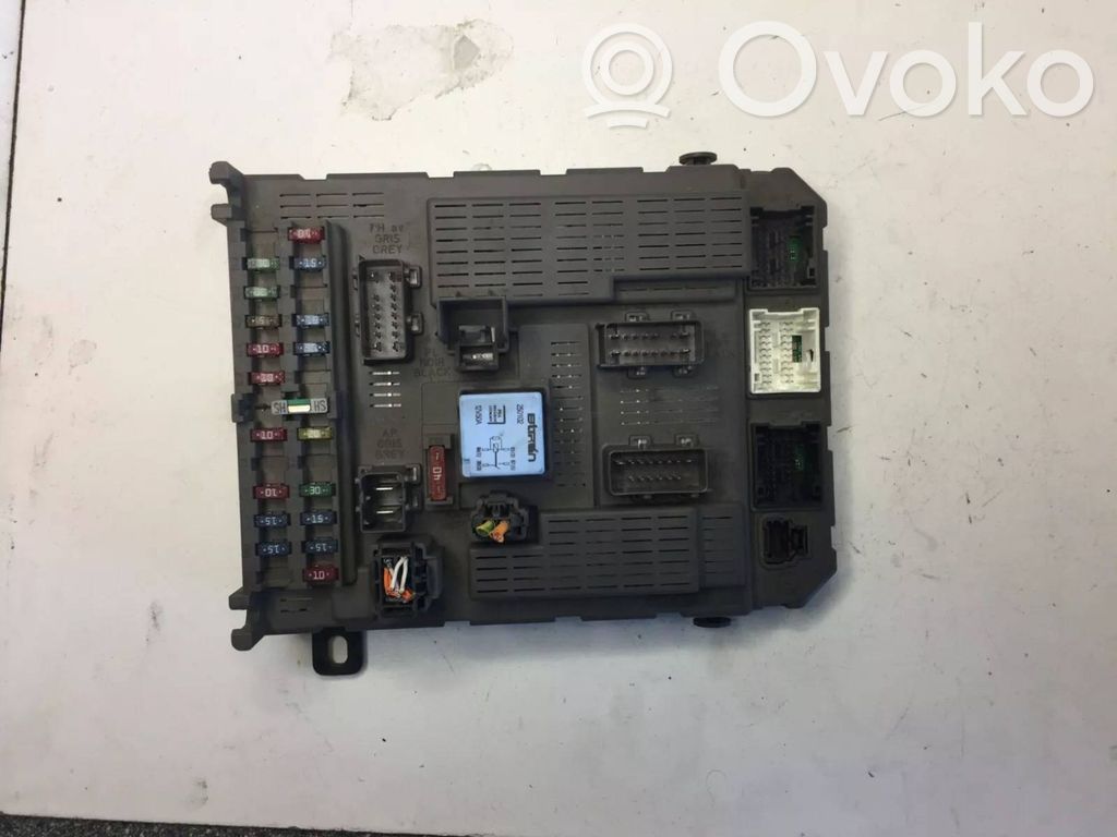 Citroen C5 Fuse module 