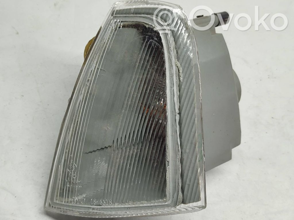 Opel Omega A Front indicator light 