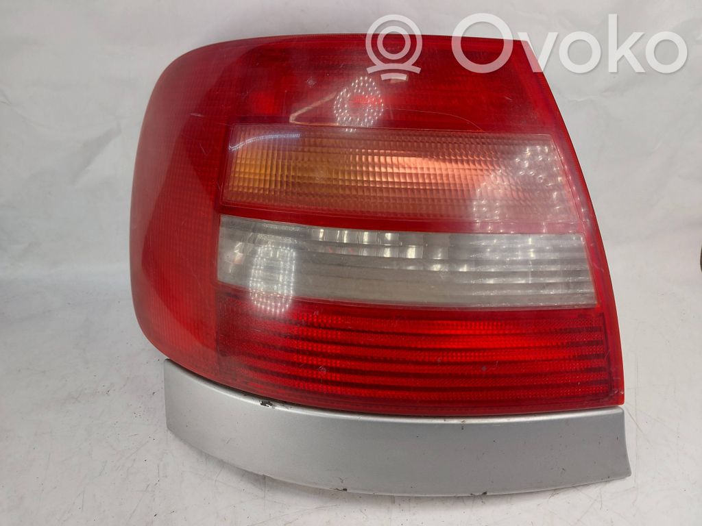 Audi A4 S4 B6 8E 8H Lampa tylna 