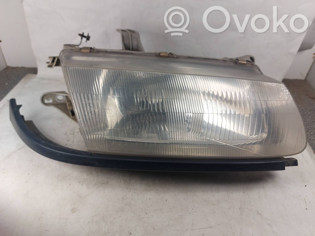 Mazda 323 F Headlight/headlamp 