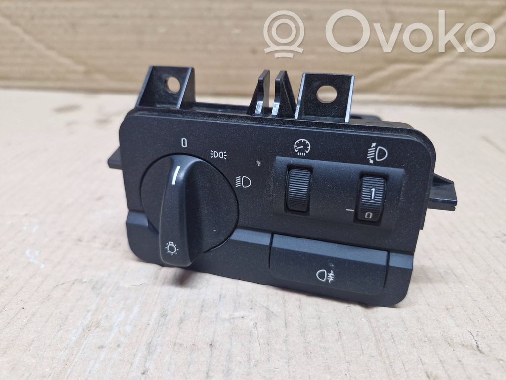 Light switch   6923474,0003235,037288060