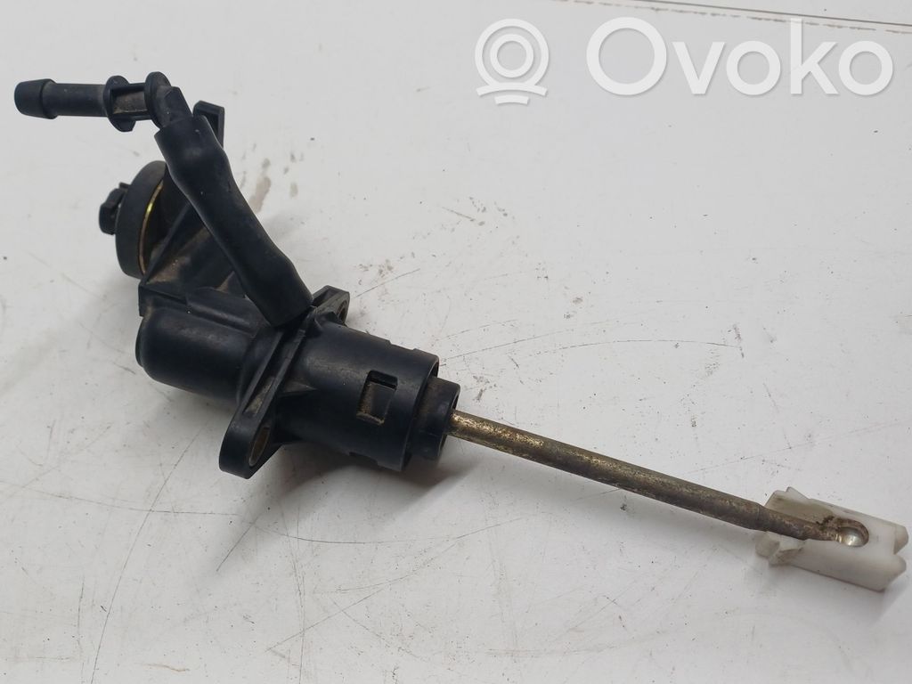 Volkswagen PASSAT B5 Kytkimen pääsylinteri 