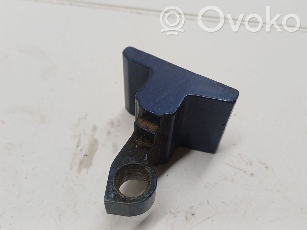 Bisagra inferior de la puerta trasera   A046574,7068087