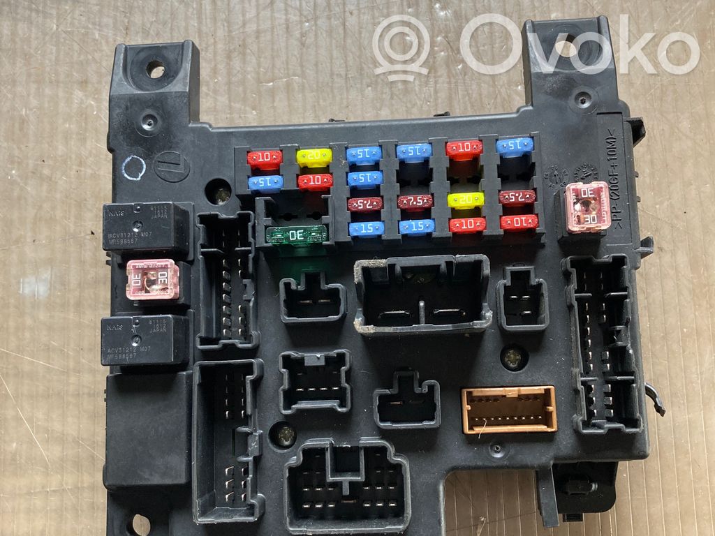 Mitsubishi Outlander Fuse module 