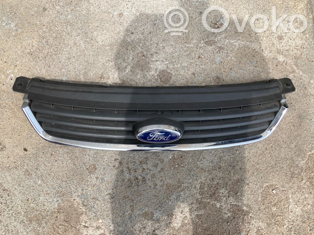 Ford Kuga I Etupuskurin ylempi jäähdytinsäleikkö 