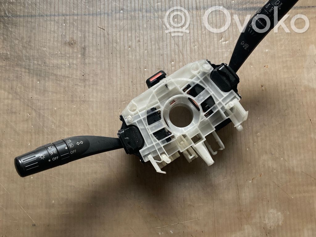 Subaru B9 Tribeca Interruptor/palanca de limpiador de luz de giro 