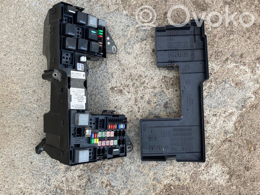 Jaguar XF Fuse module 