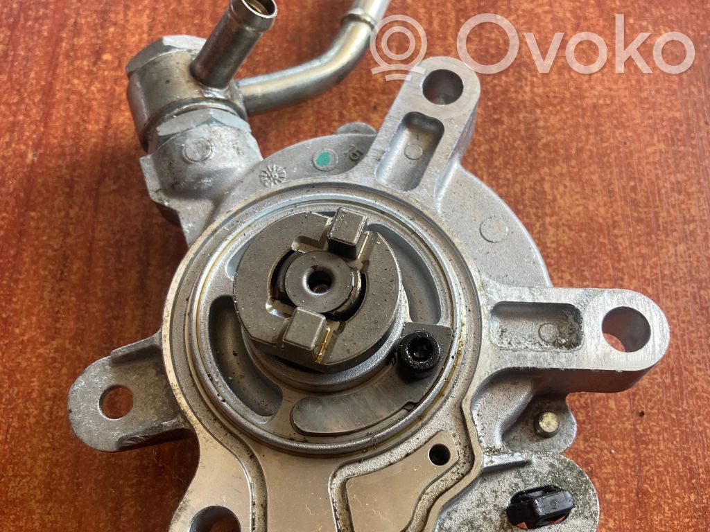 Mazda 2 Pompe à vide 