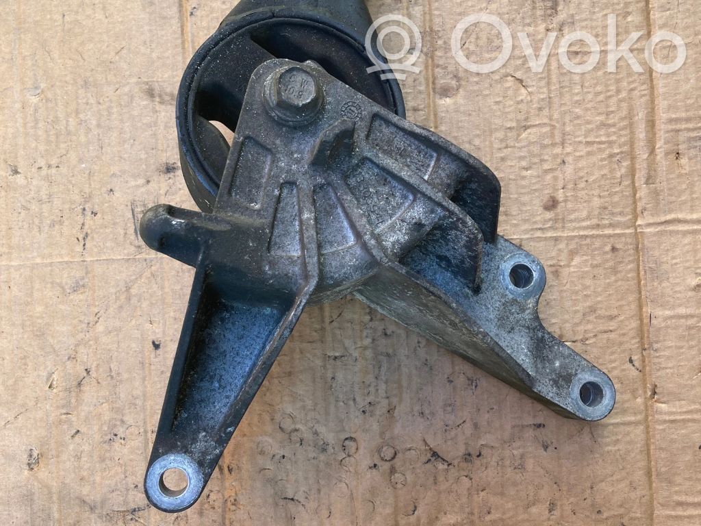 Chevrolet Orlando Gearbox mounting bracket 