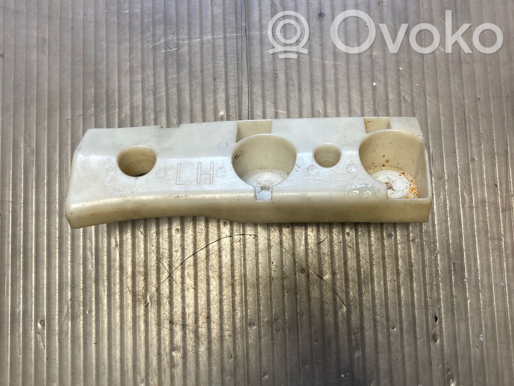 Nissan X-Trail T31 Rear bumper mounting bracket 