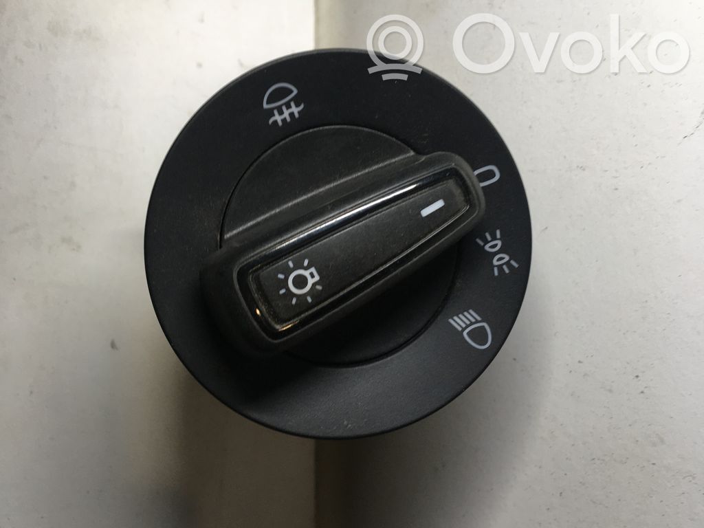 Skoda Octavia Mk3 (5E) Interruptor de luz 