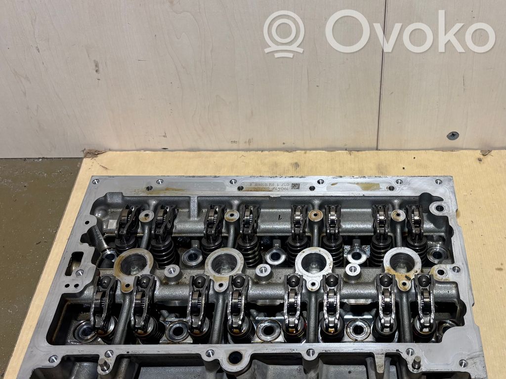 Skoda Octavia Mk3 (5E) Engine head 