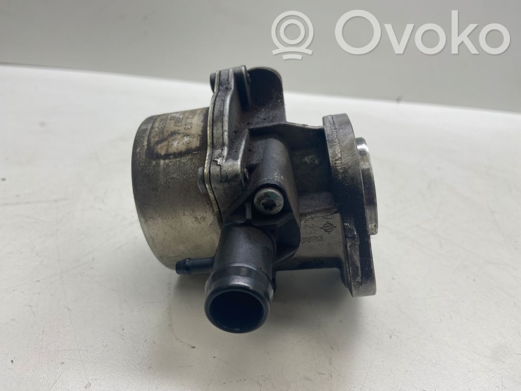 Nissan Juke I F15 Vacuum pump 