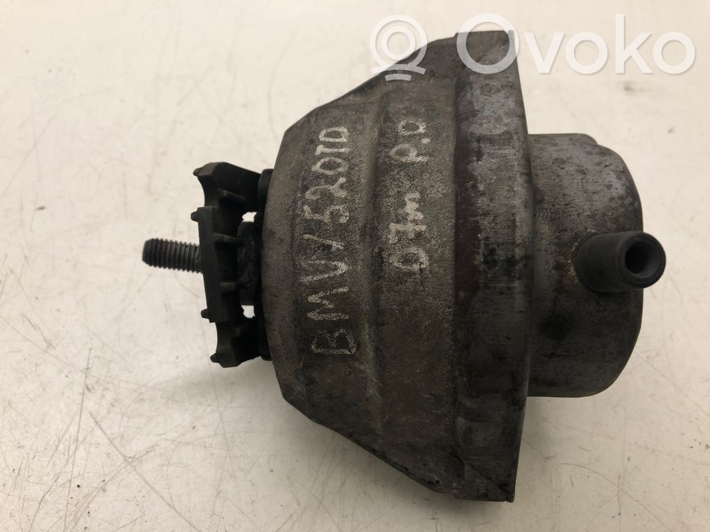 BMW 5 E60 E61 Engine mount bracket 
