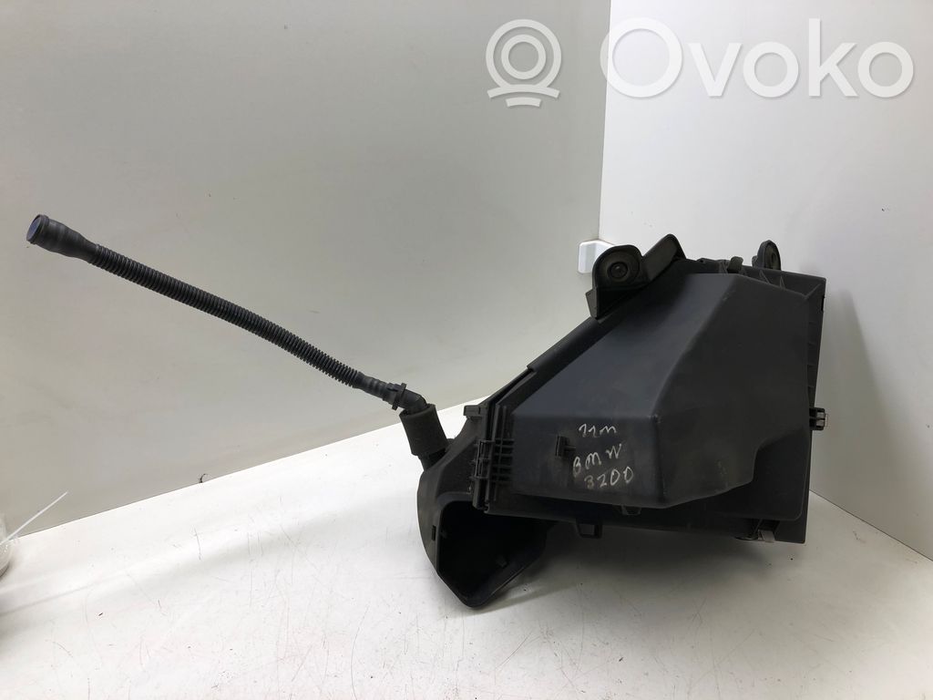 BMW 3 E90 E91 Air filter box 