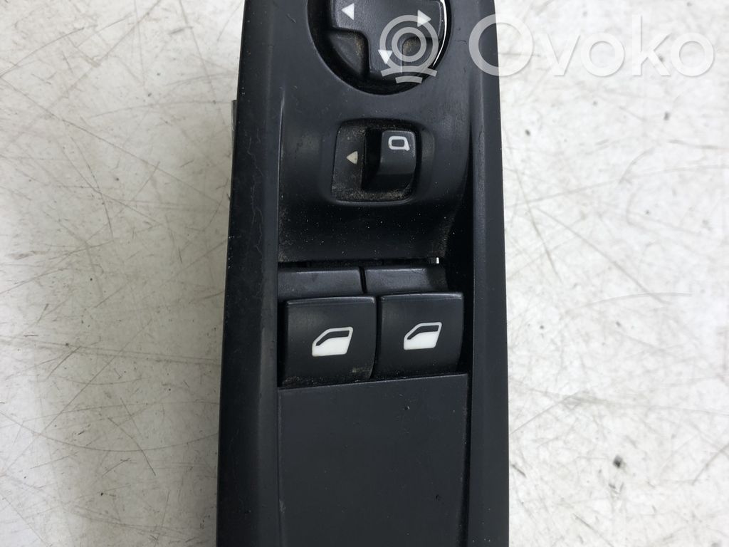 Peugeot 308 Przyciski szyb 