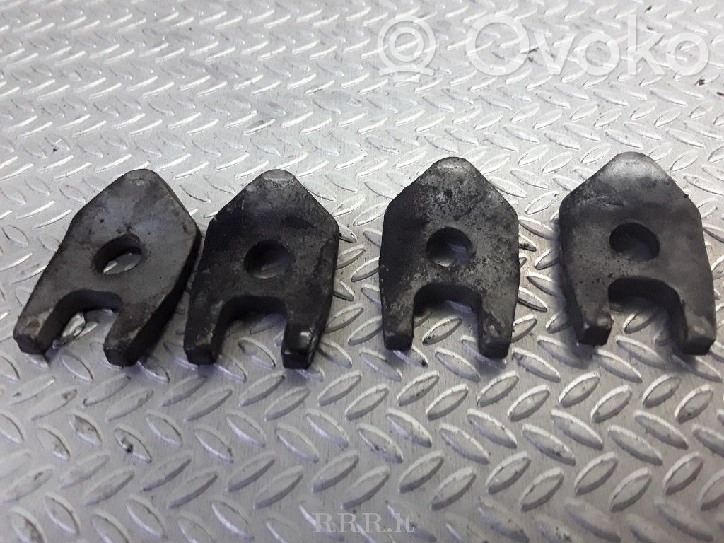 Abrazadera del inyector de combustible