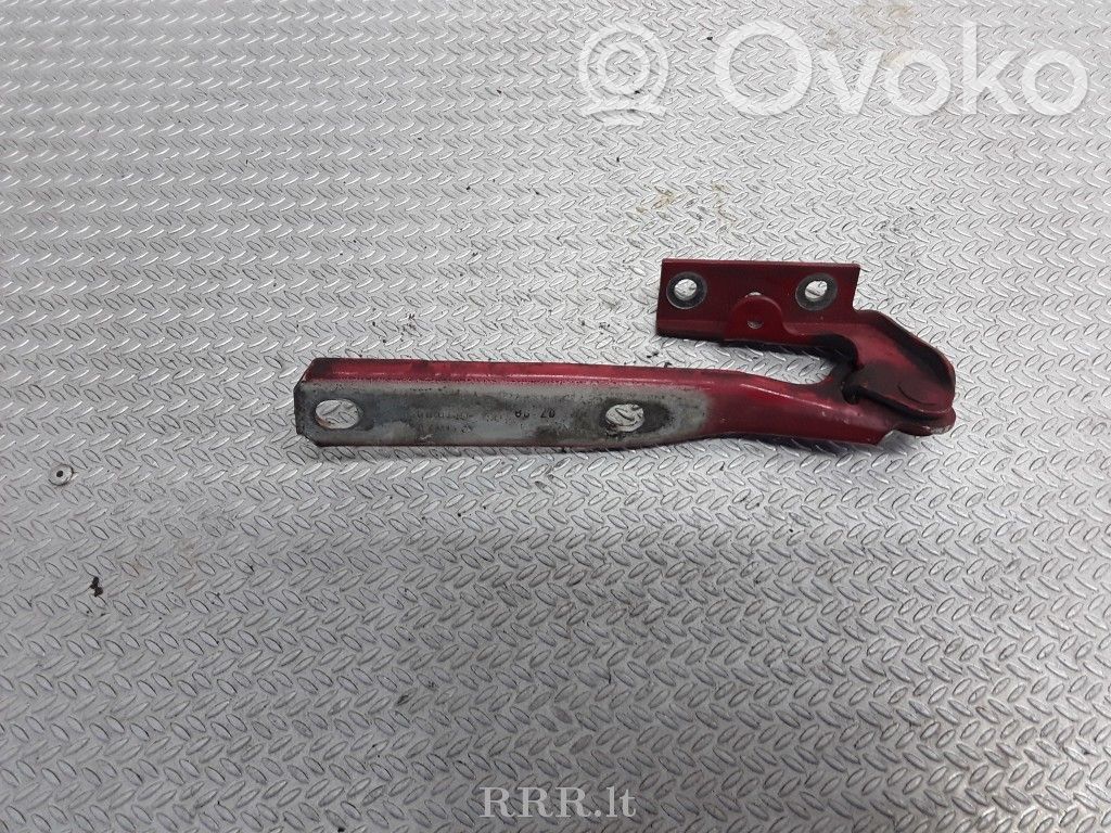 Engine bonnet/hood hinges