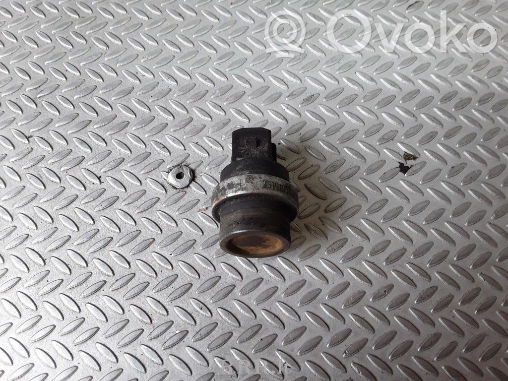 Volkswagen Transporter - Caravelle T4 Coolant temperature sensor 