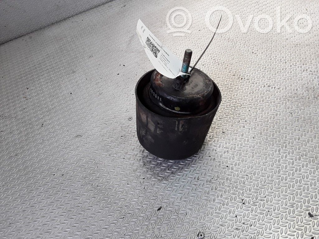 Engine mount bracket   3D0199381