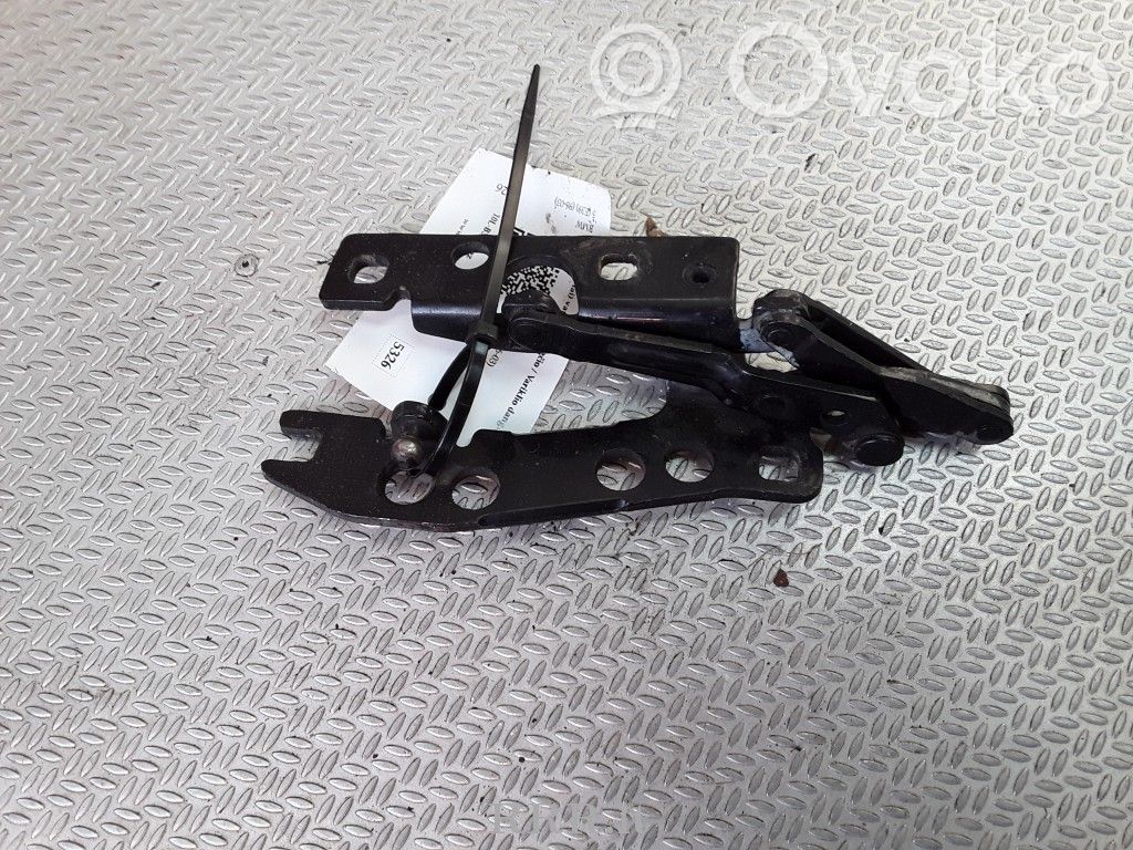 Engine bonnet/hood hinges
