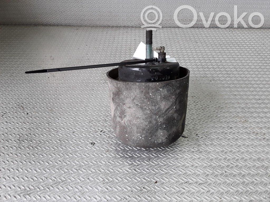 Volkswagen Phaeton Engine mount bracket 
