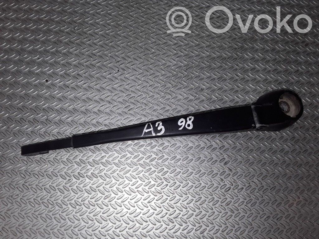 Brazo del limpiaparabrisas trasero   8D9955407