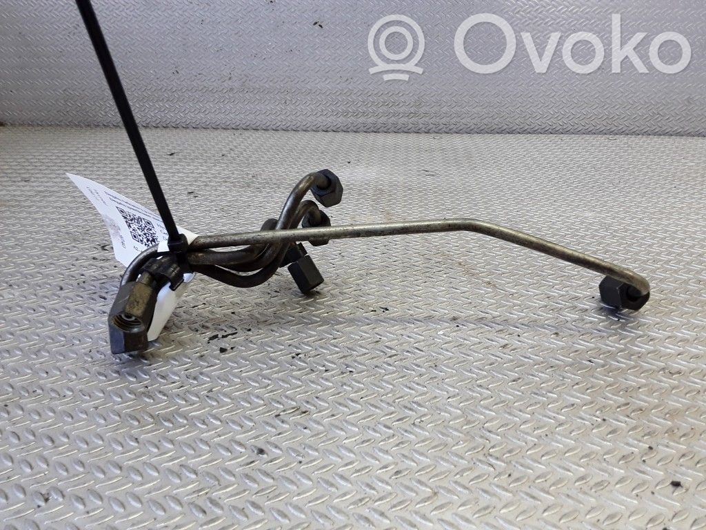 Fuel injector supply line/pipe