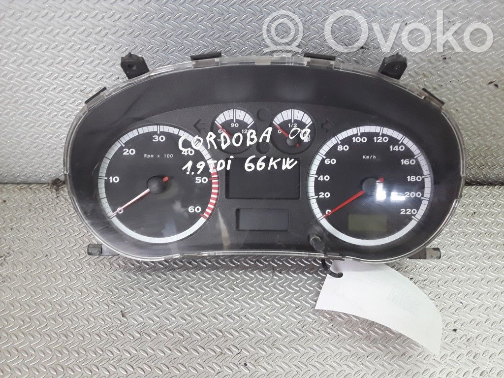 Seat Cordoba (6K) Licznik / Prędkościomierz 