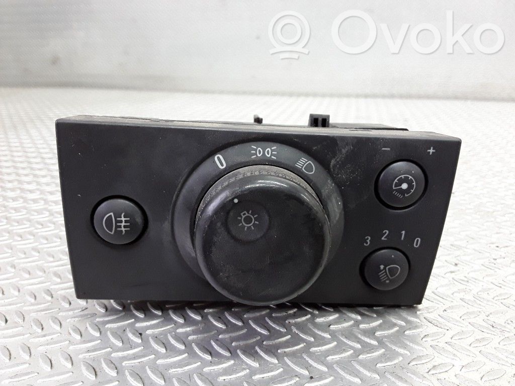 Light switch   93394756