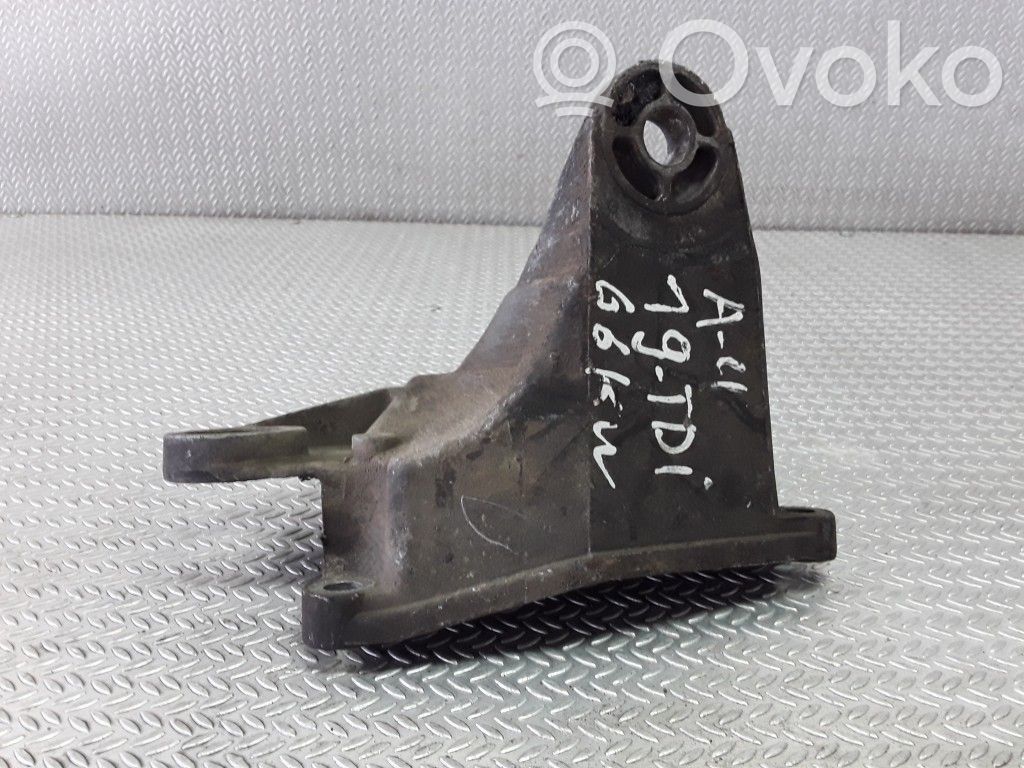 Audi A4 S4 B5 8D Gearbox mounting bracket 