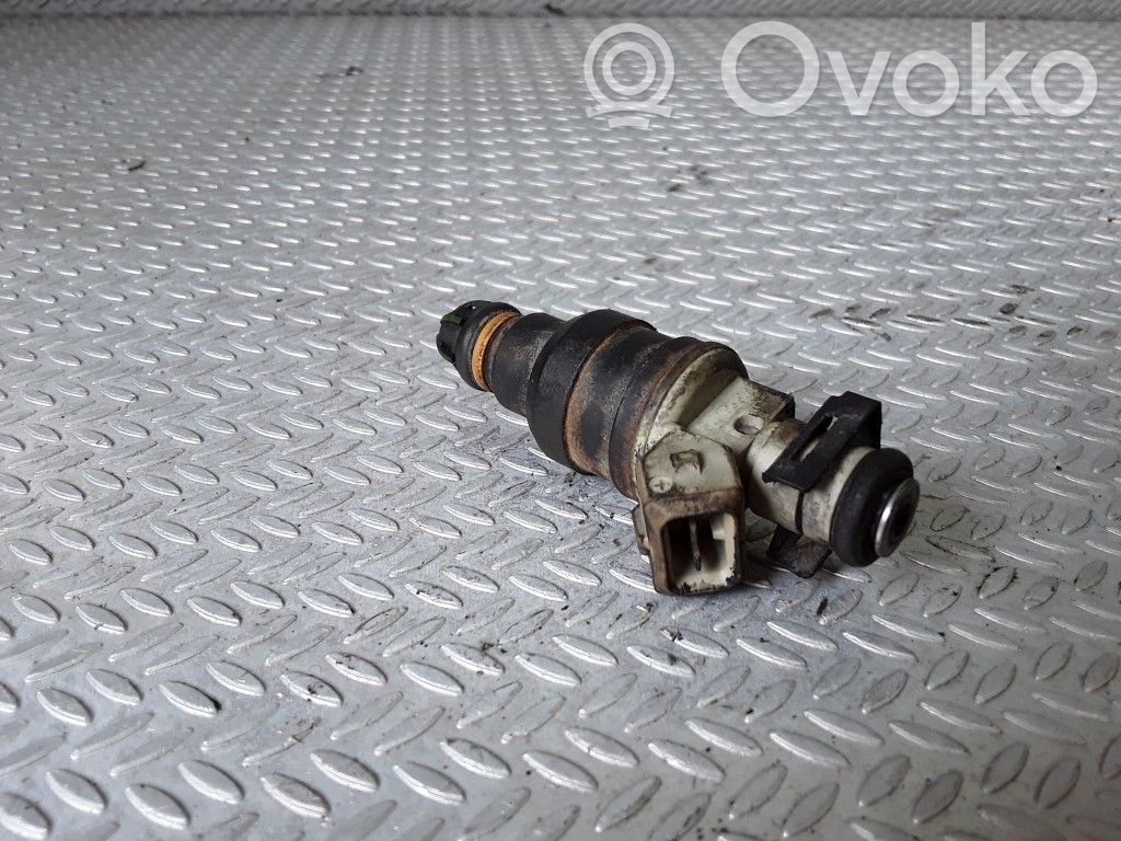 BMW 5 E34 Fuel injector 