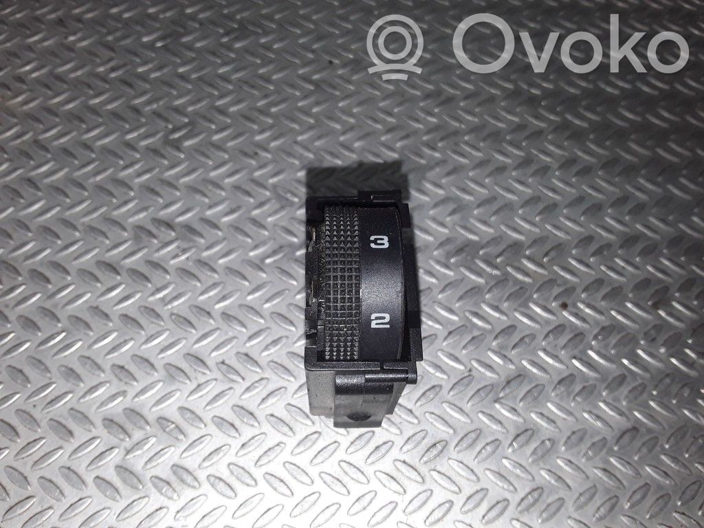 Volkswagen Golf III Headlight level height control switch 