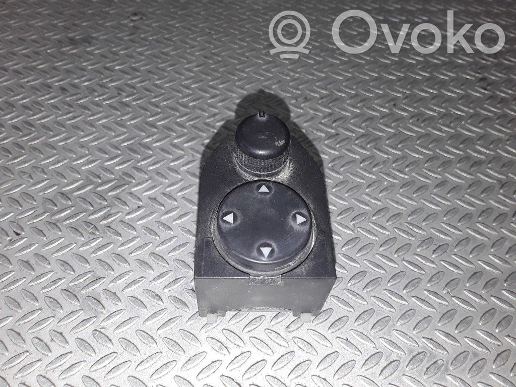 Audi A8 S8 D2 4D Wing mirror switch 