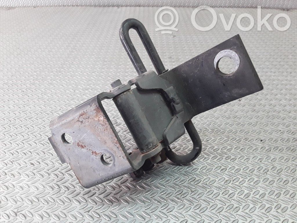 Front door lower hinge   4D0831412D