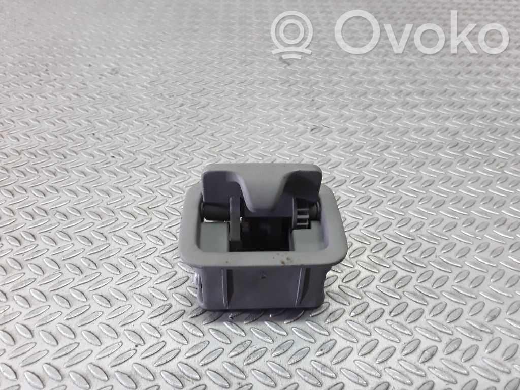 Audi A8 S8 D2 4D Tavaratilan verkon kiinnitys 