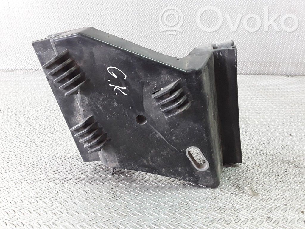 Audi A8 S8 D2 4D Bumper support mounting bracket corner 